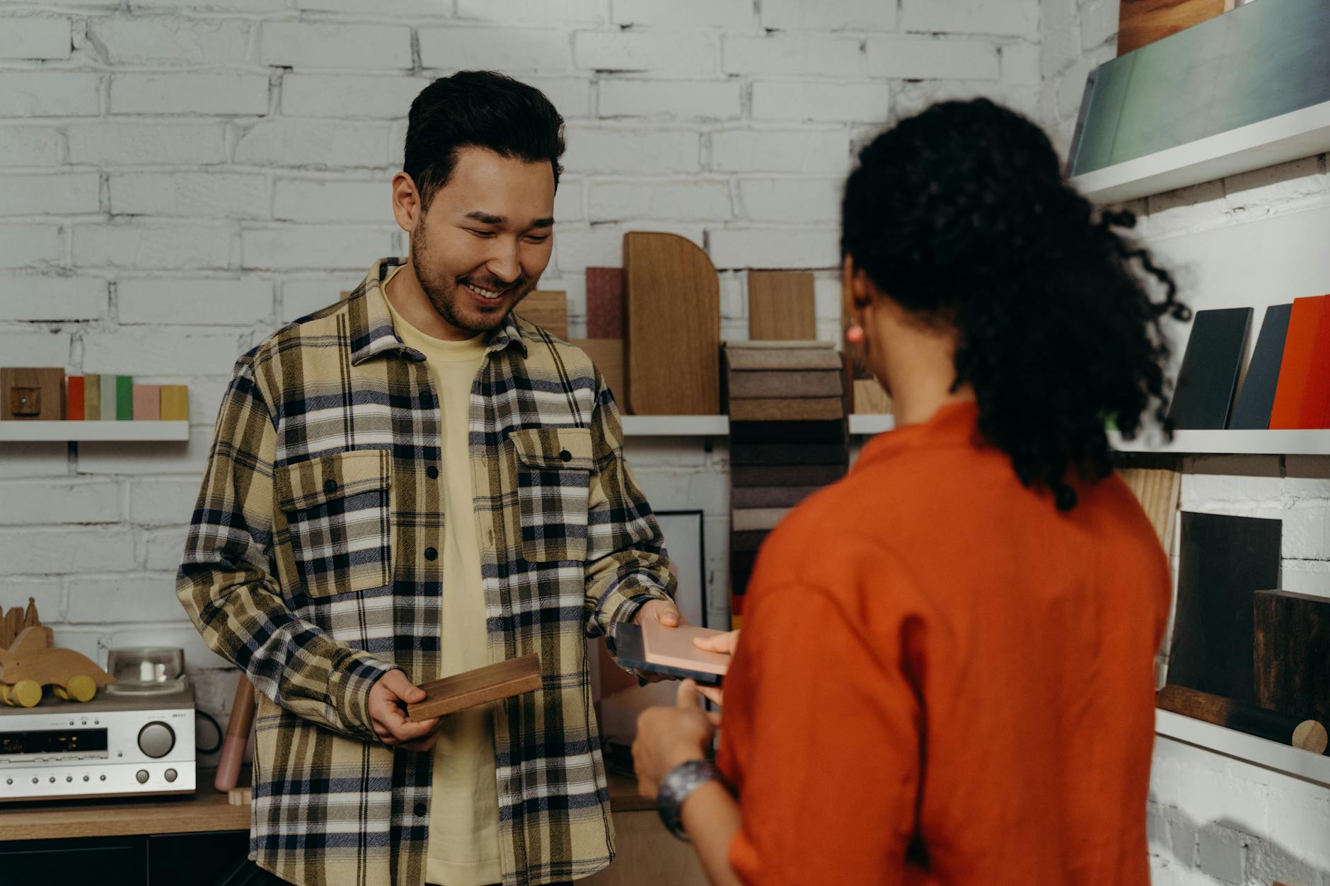 AI-Powered Customer Experience Platforms: Customizing and Predicting Customer Needs with Advanced Chatbots and Sentiment Analysis Tools